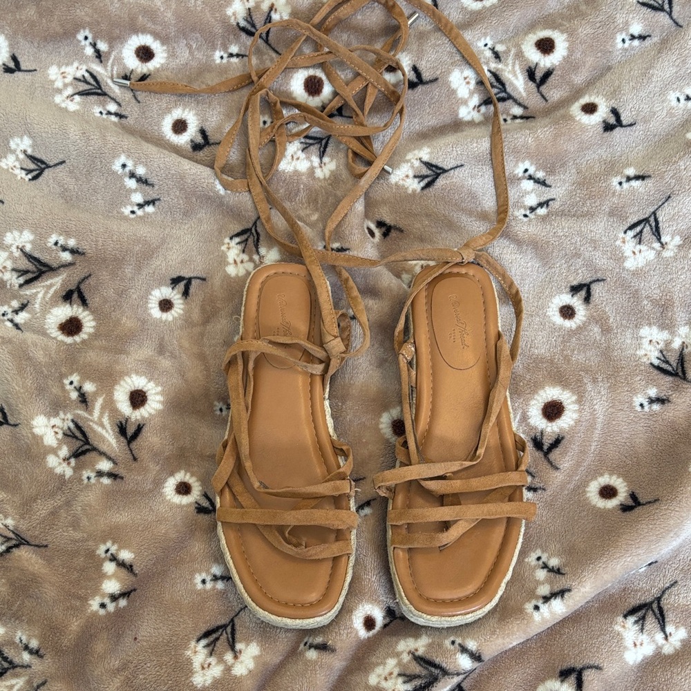 Universal Thread Brown Strappy Sandals